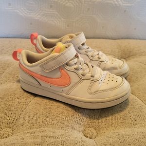 Little Girl's sz 13.5 Nike Court Borough Low Sneakers